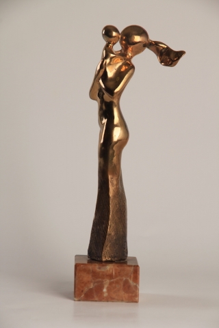 Anya_gyermekevel_(bronz)__26x10x5__300.-___